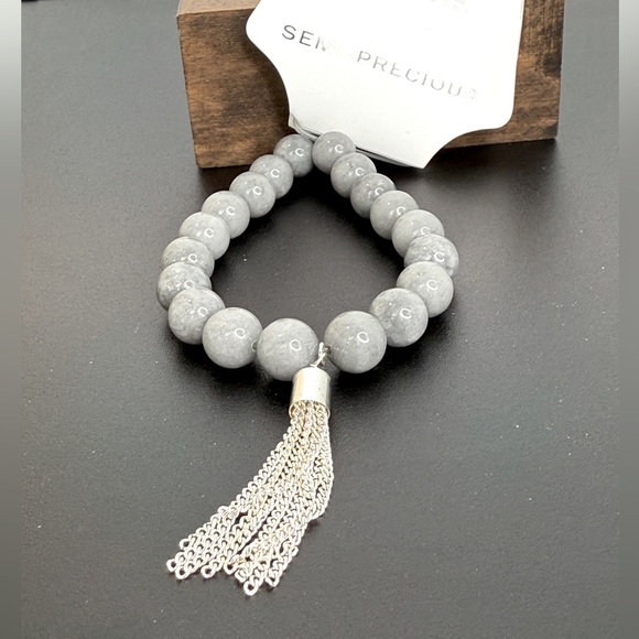 🚨3 for $16🚨 Color - Semi Precious Stone Stretch Bracelet - Picture 1 of 8